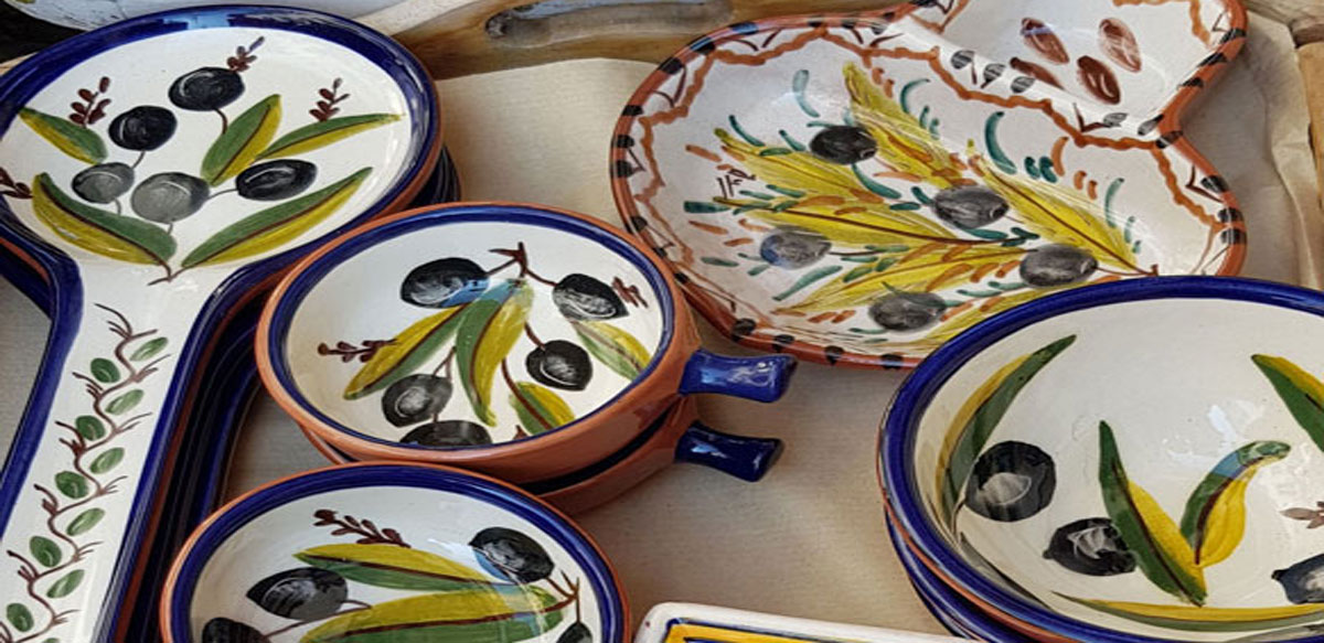 Best 5 Unique Souvenirs from Portugal - Buy Ceramics